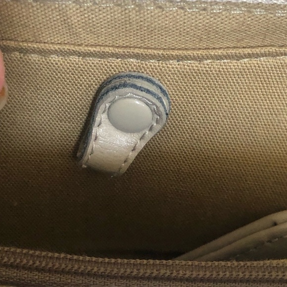 Liz Claiborne Beige Crossbody Purse, 3 zippered pouches, zipper closure - Picture 11 of 15